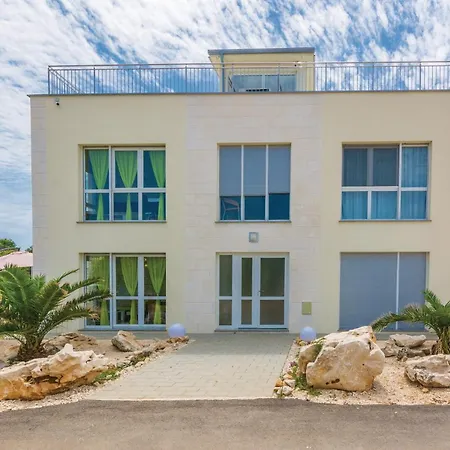 Appartement One-Bedroom Apartment In Vir *