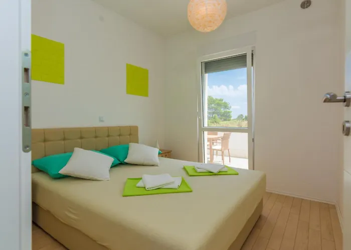 One-Bedroom Apartment In Vir
