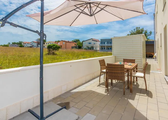 One-Bedroom Apartment In Vir
