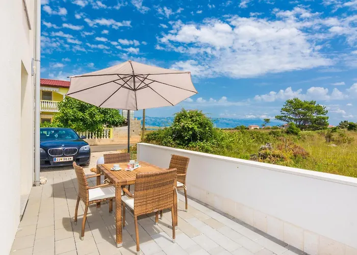 One-Bedroom Apartment In Vir Apartment