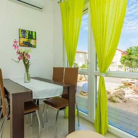One-bedroom In Vir