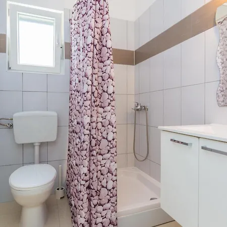 One-bedroom In * Vir