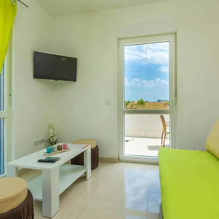 Apartment 1 Bedroom Beautiful In Vir